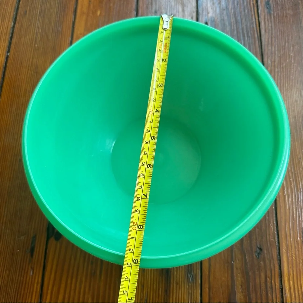 Vintage Tupperware bowls w lids opaque pastel set